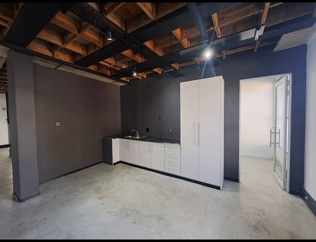 238M² OFFICE TO LET IN CRAIGHALL